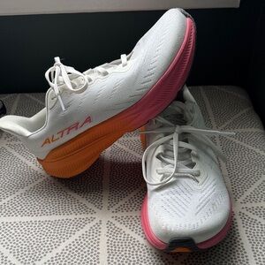 Altra Women’s White Running Shoes with Pink & Orange Midsole experience flow 2